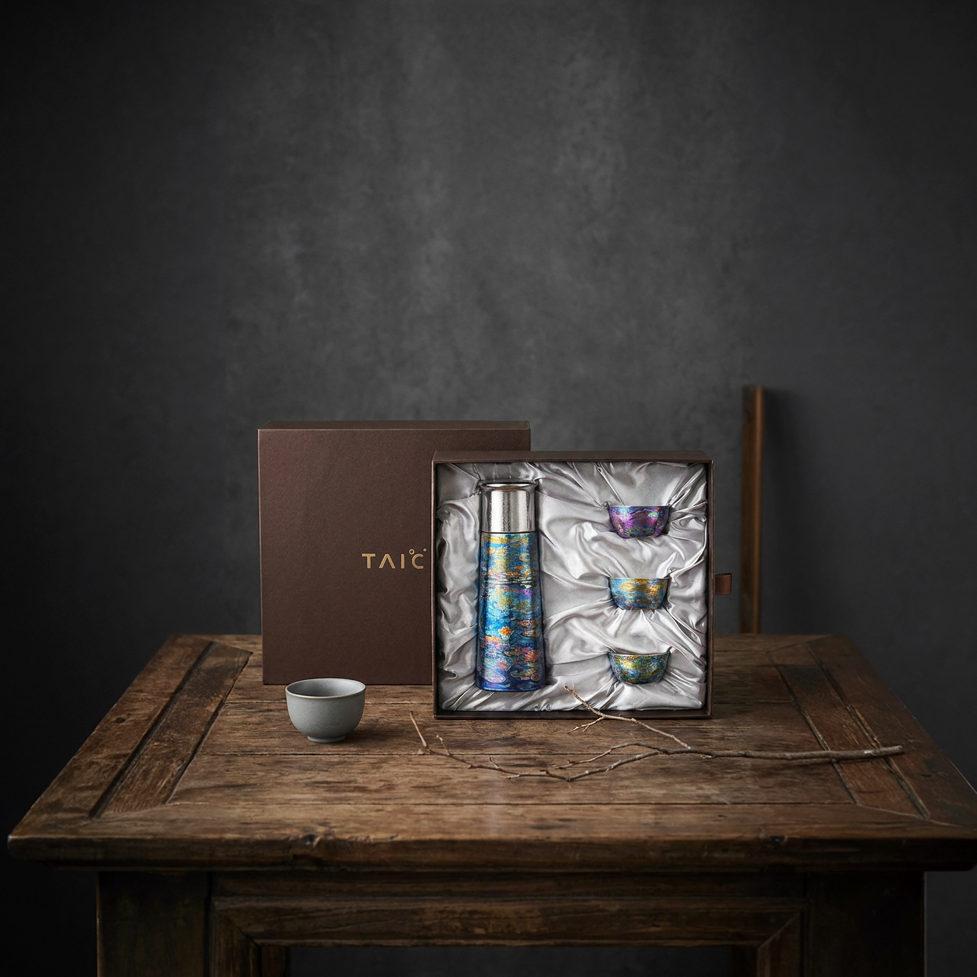 TAIC 太可｜莫內大師系列 睡蓮純鈦手工雕刻保溫杯 420mL ＋ 玲瓏杯 50mL×3